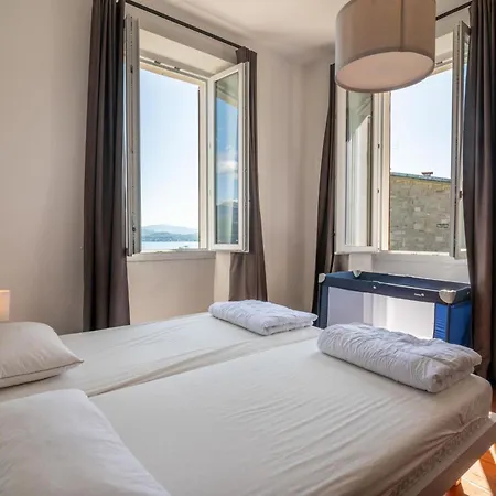 Perondi Apartment *